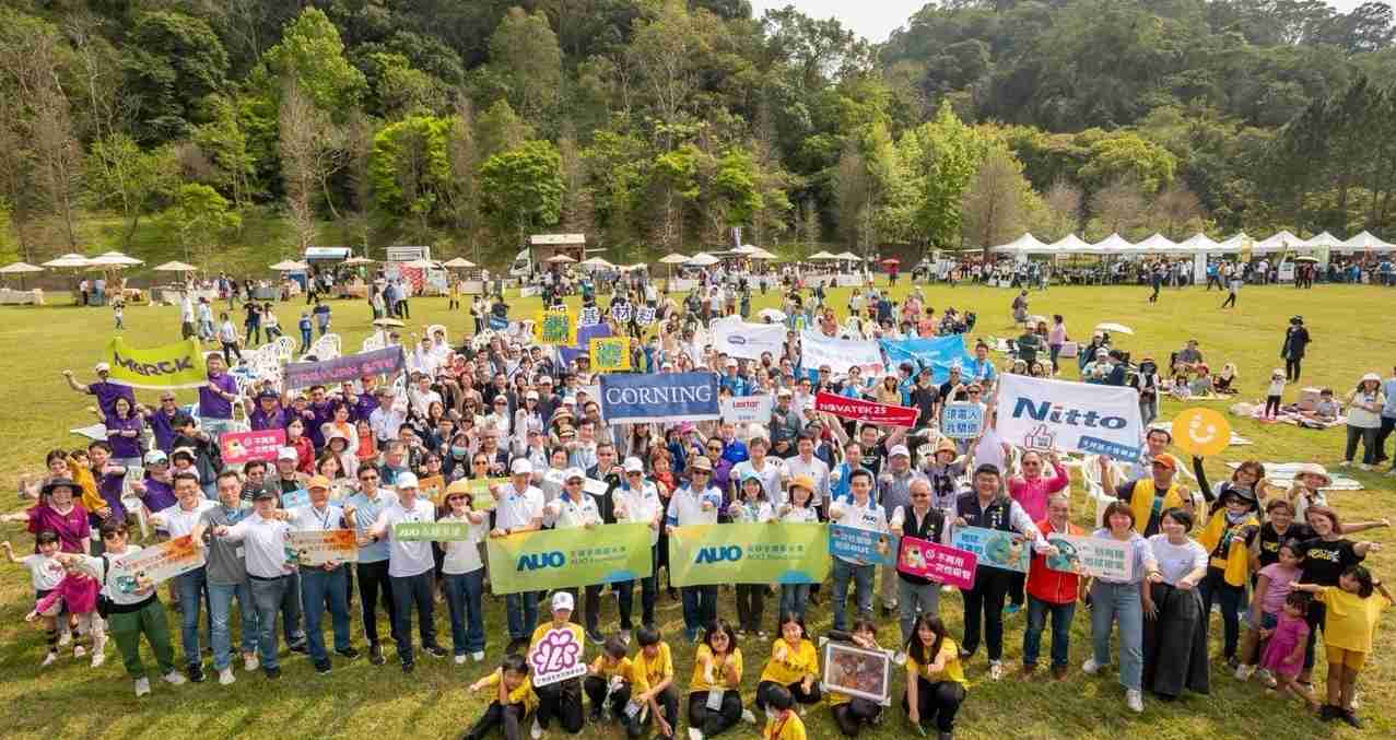 红龙扑克致力永续平衡发展，，，第14年入选DJSI世界指数成分股（DJSI World），，在全球顶尖电子设备仪器组件产业展现卓越的永续竞争力，，，获国际指数肯定